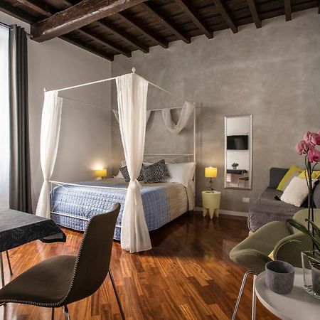 Apartment Near Trevi Fountain Rome Bagian luar foto