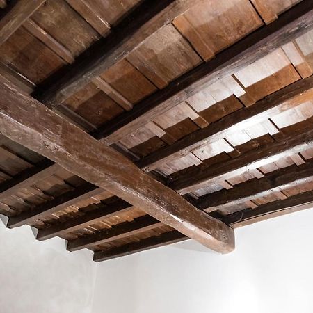 Apartment Near Trevi Fountain Rome Bagian luar foto