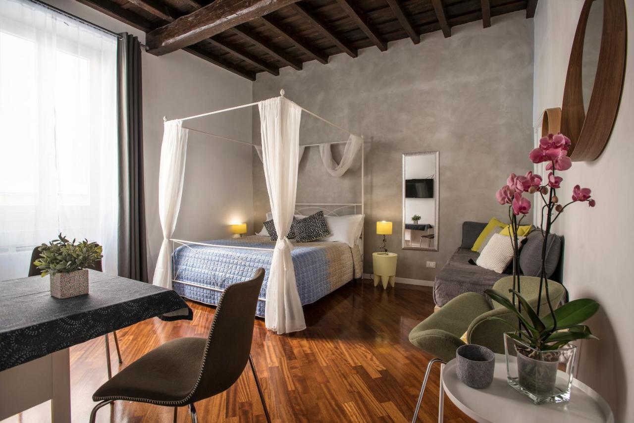 Apartment Near Trevi Fountain Rome Bagian luar foto