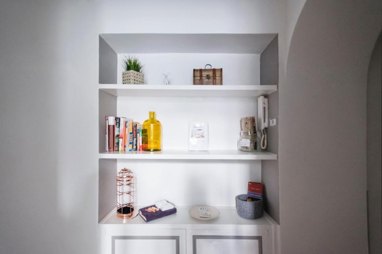Apartment Near Trevi Fountain Rome Bagian luar foto