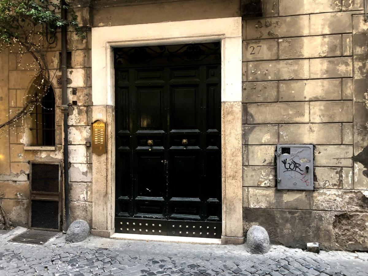 Apartment Near Trevi Fountain Rome Bagian luar foto